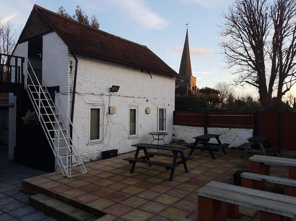 Swan Inn, Heathrow Airport 2*