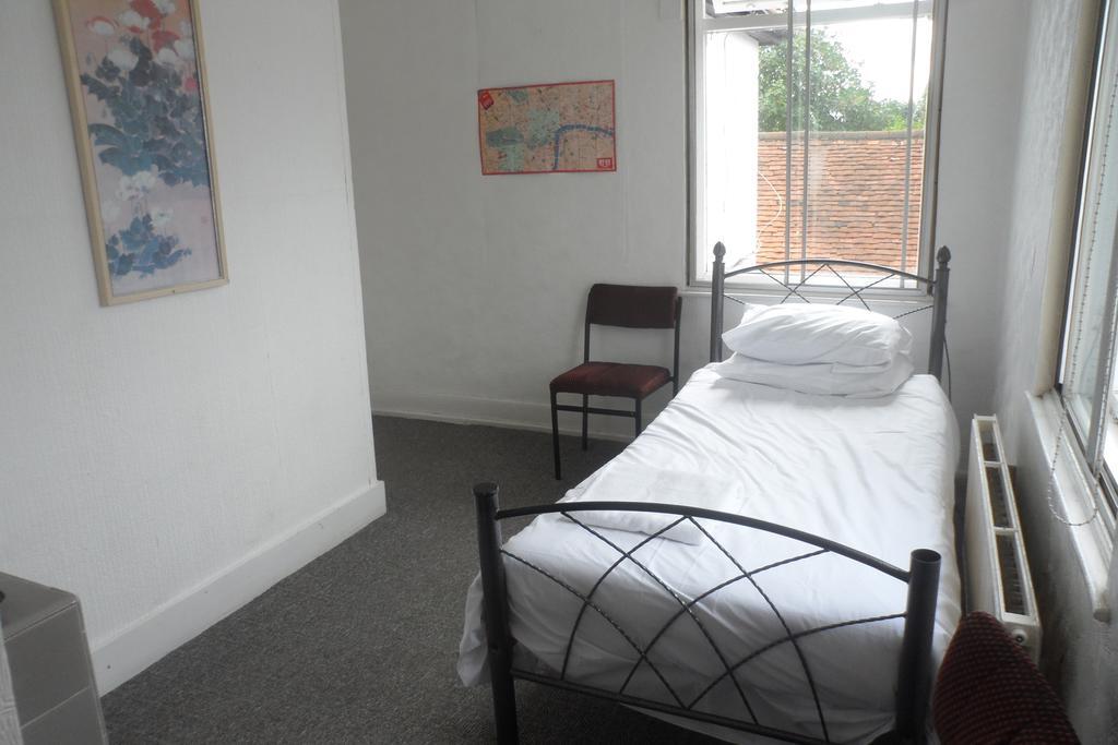 Swan Inn, Heathrow Airport 2*